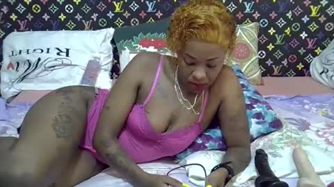 Snapshot of velvet_temptress chatting on 02-19-26, 06:20 velvet online show from 02-19-26, 06:20