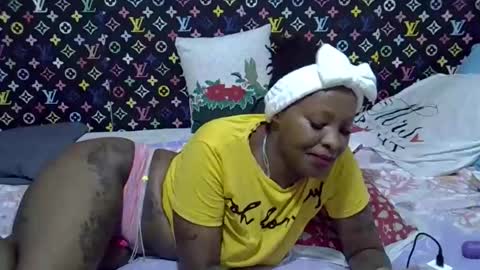 Snapshot of velvet_temptress chatting on 03-21-26, 05:45 velvet online show from 03-21-26, 05:45