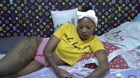 Snapshot of velvet_temptress chatting on 03-21-26, 01:16 velvet online show from 03-21-26, 01:16