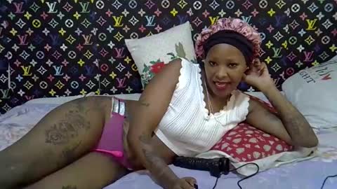 Snapshot of velvet_temptress chatting on 03-26-26, 12:22 velvet online show from 03-26-26, 12:22