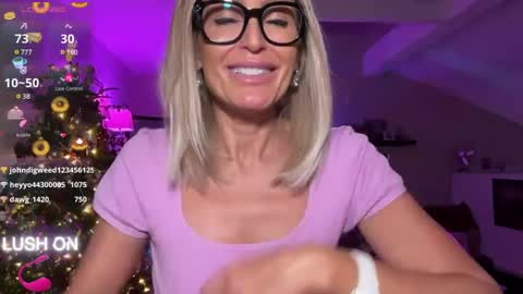 Snapshot of velvetbarbie chatting on 12-29-24, 05:10 VelvetBarbie online show from 12-29-24, 05:10