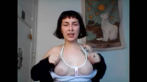 Snapshot of velvetdunya11 chatting on 10-08-25, 09:01 velvetdunya11 online show from 10-08-25, 09:01