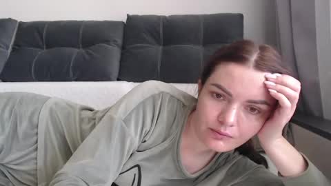 velvetmoon123 online show from 05-06-26, 08:19