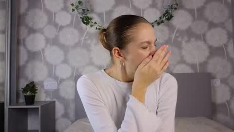 Snapshot of velvetrisque chatting on 10-23-25, 06:56 Kelly online show from 10-23-25, 06:56