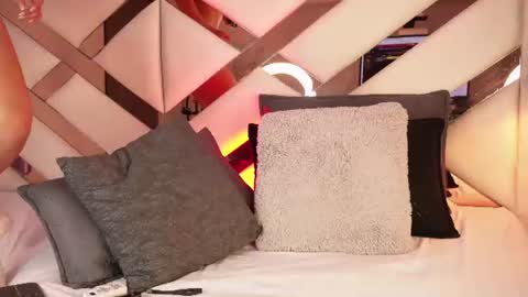 velvett_moon__ online show from 07-23-26, 04:10
