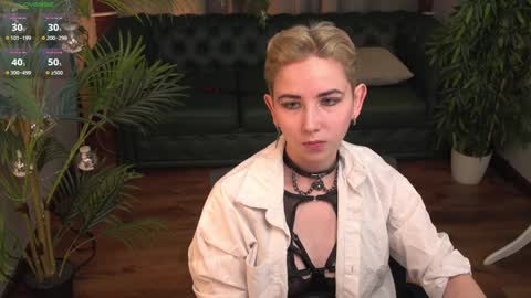 Snapshot of velvetvalkyries chatting on 01-07-25, 02:08 CLEOshort hair TIna long hair online show from 01-07-25, 02:08