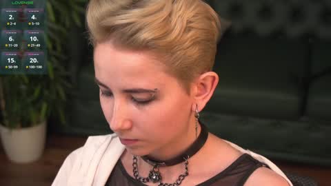 Snapshot of velvetvalkyries chatting on 01-07-25, 05:09 CLEOshort hair TIna long hair online show from 01-07-25, 05:09
