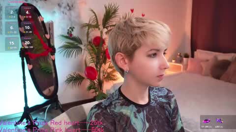 Snapshot of velvetvalkyries chatting on 02-14-25, 04:31 CLEOshort hair TIna long hair online show from 02-14-25, 04:31