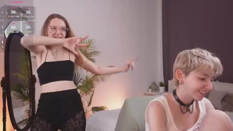Snapshot of velvetvalkyries chatting on 02-23-25, 01:42 CLEOshort hair TIna long hair online show from 02-23-25, 01:42