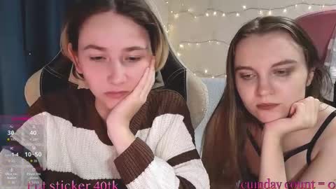 Snapshot of velvetvalkyries chatting on 09-24-25, 06:00 CLEOshort hair TIna long hair online show from 09-24-25, 06:00