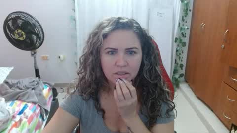 venecasexy44 online show from 09-11-25, 11:21