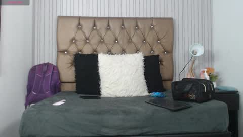 Snapshot of veneno_hot chatting on 02-04-25, 02:10 veneno hot online show from 02-04-25, 02:10