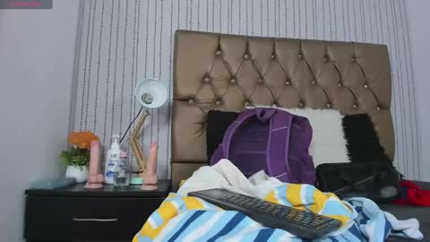 Snapshot of veneno_hot chatting on 02-14-25, 12:57 veneno hot online show from 02-14-25, 12:57