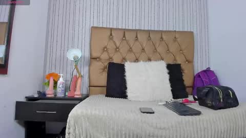 Snapshot of veneno_hot chatting on 02-28-25, 12:52 veneno hot online show from 02-28-25, 12:52