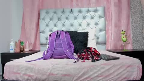 Snapshot of veneno_hot chatting on 09-17-25, 12:51 veneno hot online show from 09-17-25, 12:51