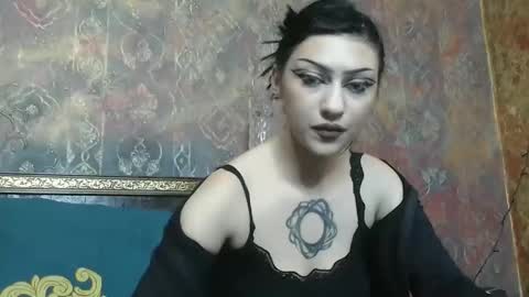 Snapshot of venera_goddess chatting on 10-27-25, 02:43 Naly online show from 10-27-25, 02:43