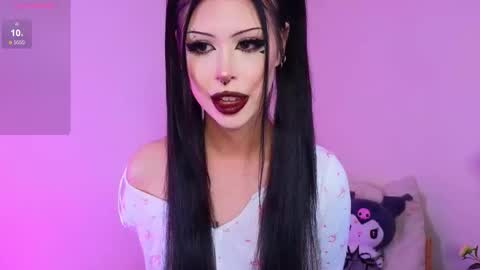 Vivian online show from 09-27-25, 03:33