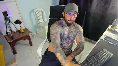 Snapshot of venomheat chatting on 06-03-26, 04:48 VENOMHEAT online show from 06-03-26, 04:48