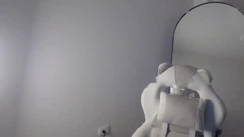 Snapshot of venus_art11 chatting on 04-08-26, 05:51 venus_art11 online show from 04-08-26, 05:51