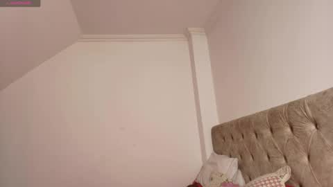 Snapshot of venus_art11 chatting on 05-05-26, 10:45 venus_art11 online show from 05-05-26, 10:45