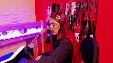 Snapshot of venus_bms_ chatting on 02-25-26, 12:15 VENUS online show from 02-25-26, 12:15