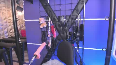 Snapshot of venus_bms_ chatting on 04-25-26, 11:24 VENUS online show from 04-25-26, 11:24