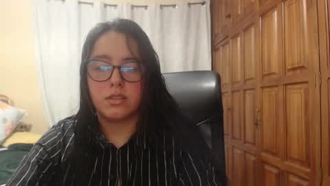 Snapshot of venus_cat_ chatting on 04-05-26, 02:42 Venus online show from 04-05-26, 02:42