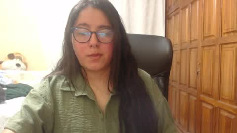 Snapshot of venus_cat_ chatting on 04-09-26, 04:01 Venus online show from 04-09-26, 04:01