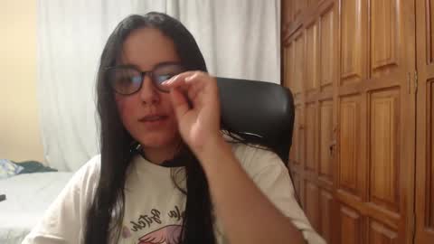 Snapshot of venus_cat_ chatting on 04-24-26, 03:09 Venus online show from 04-24-26, 03:09