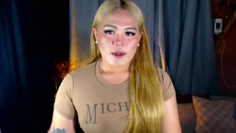I am Colly Your mystery girl online show from 06-19-26, 02:05