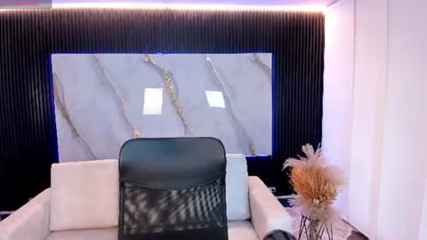 Snapshot of venus_cooperr chatting on 07-18-26, 11:25 Venus Cooperr online show from 07-18-26, 11:25