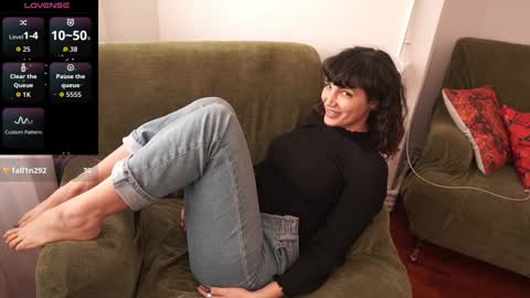 Snapshot of venus_in_jeans chatting on 03-07-26, 10:56 Bella online show from 03-07-26, 10:56