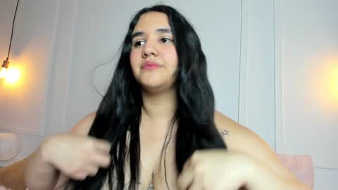 Snapshot of venus_naughty_1 chatting on 12-24-24, 10:44 Sofi online show from 12-24-24, 10:44