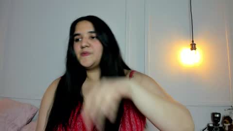 Snapshot of venus_naughty_1 chatting on 12-26-24, 04:25 Sofi online show from 12-26-24, 04:25