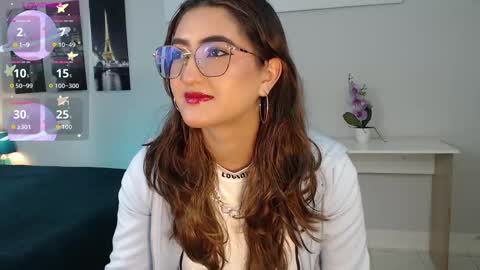 Mia online show from 09-20-25, 12:28