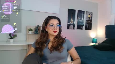 Snapshot of venus_steffen chatting on 09-26-25, 12:42 Mia online show from 09-26-25, 12:42