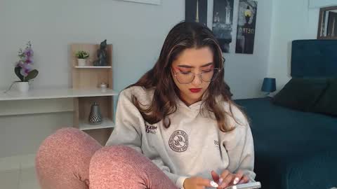 Snapshot of venus_steffen chatting on 10-29-25, 12:40 Mia online show from 10-29-25, 12:40