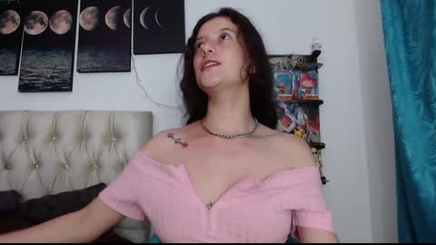 Snapshot of venusandfantashi_gh1 chatting on 03-03-25, 03:19 venusHelp me reach 100 like honey online show from 03-03-25, 03:19