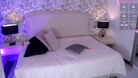 Snapshot of venusandrea29 chatting on 06-08-26, 02:06 Venus online show from 06-08-26, 02:06