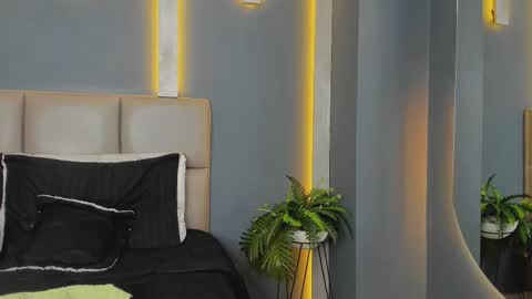 Venus Blazer  online show from 09-15-25, 11:10