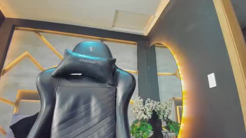 Venus Blazer  online show from 10-17-25, 11:13