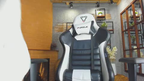 Venus Blazer  online show from 10-21-25, 11:11