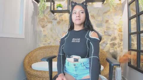 Venus Blazer  online show from 10-24-25, 11:28