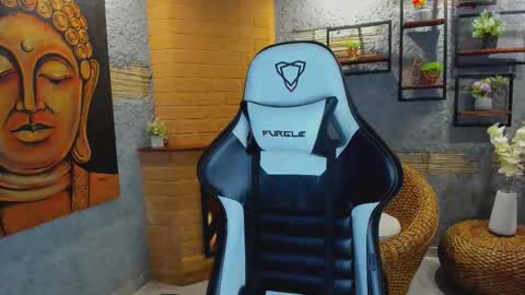 Venus Blazer  online show from 11-02-25, 11:12