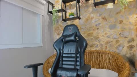 Venus Blazer  online show from 11-03-25, 11:11