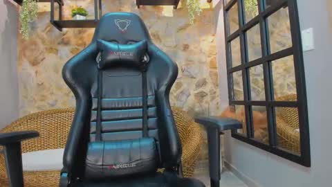 Venus Blazer  online show from 11-05-25, 11:10