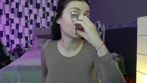 venusinylons online show from 12-14-25, 01:05