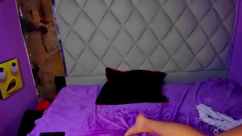 Snapshot of venusowen_ chatting on 01-28-25, 07:53 Venusowen online show from 01-28-25, 07:53