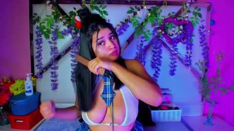 Snapshot of venusowen_ chatting on 10-10-25, 01:32 Venusowen online show from 10-10-25, 01:32