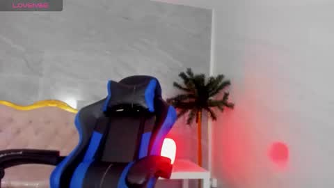 venuss online show from 11-06-25, 03:24